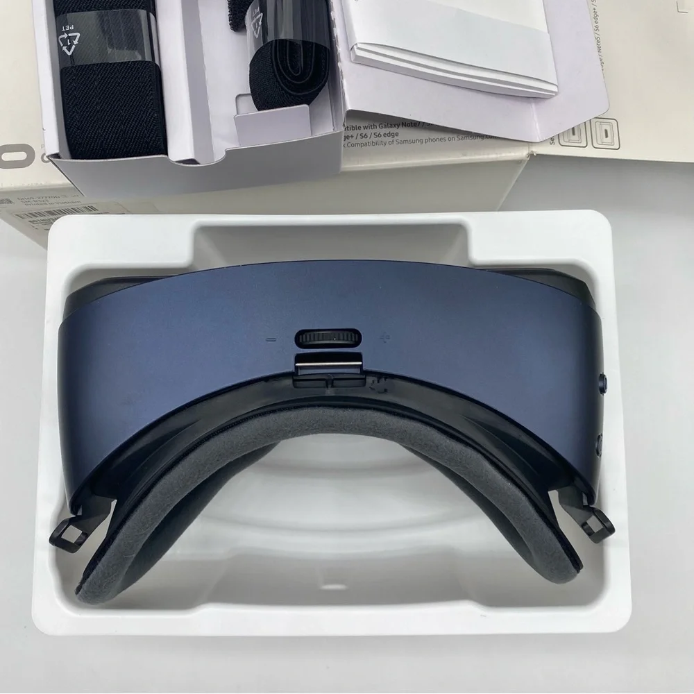 Samsung Gear VR (2016) oculus compatible with- GS7s, Note 5, GS6s discontinued